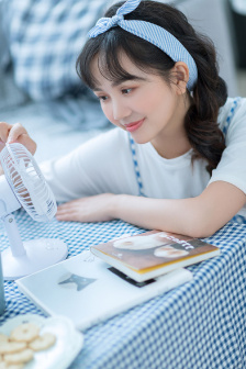 不知火舞与三个小孩